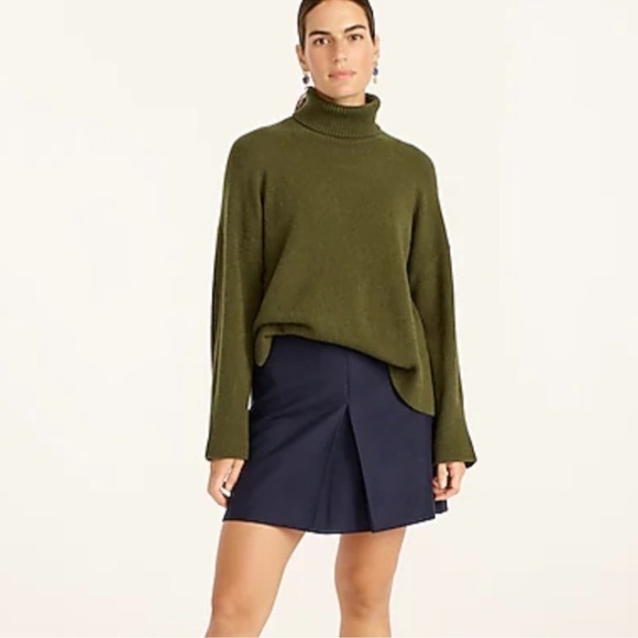 J Crew Turtleneck Sweater Supersoft Yarn Dark Green Color Size Medium Women’s - Picture 1 of 8